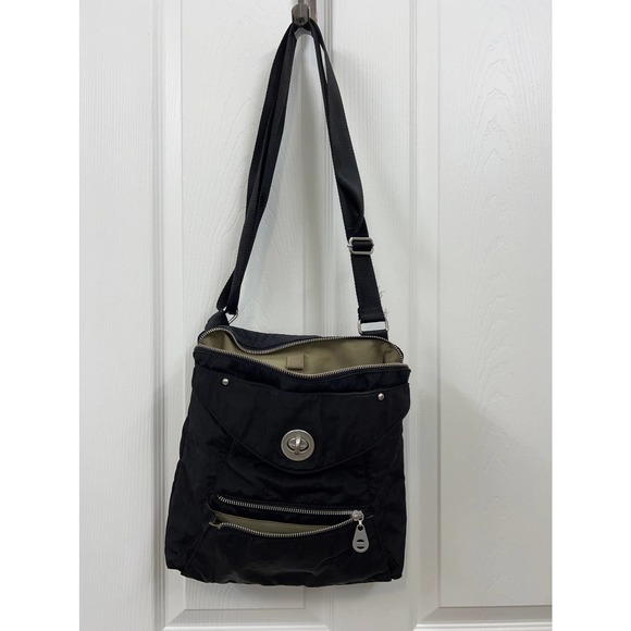 baggallini Handbags - Baggallini Crossbody Bag Black Turn Lock Zippers Adjustable Strap